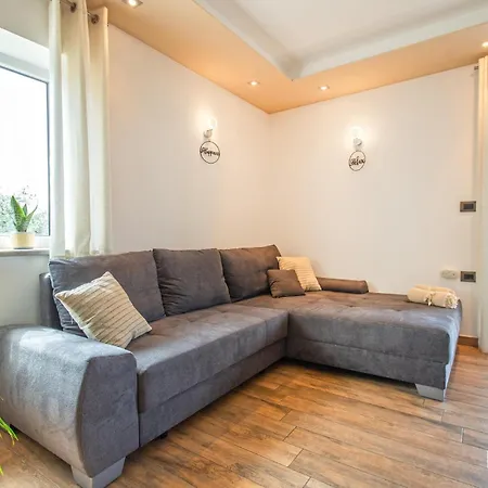 3 Bedroom Awesome In * Šmarje