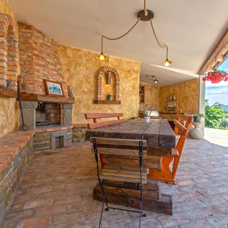 3 Bedroom Awesome In * Šmarje