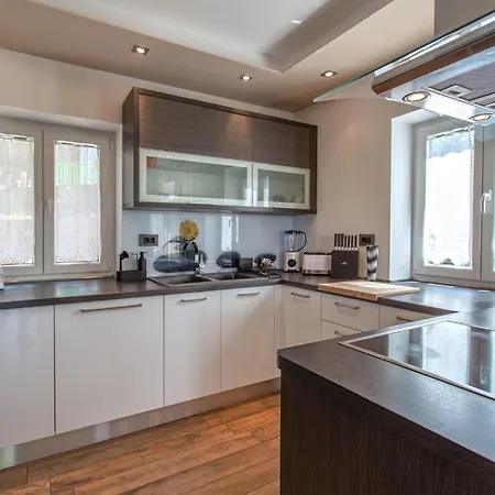 3 Bedroom Awesome In